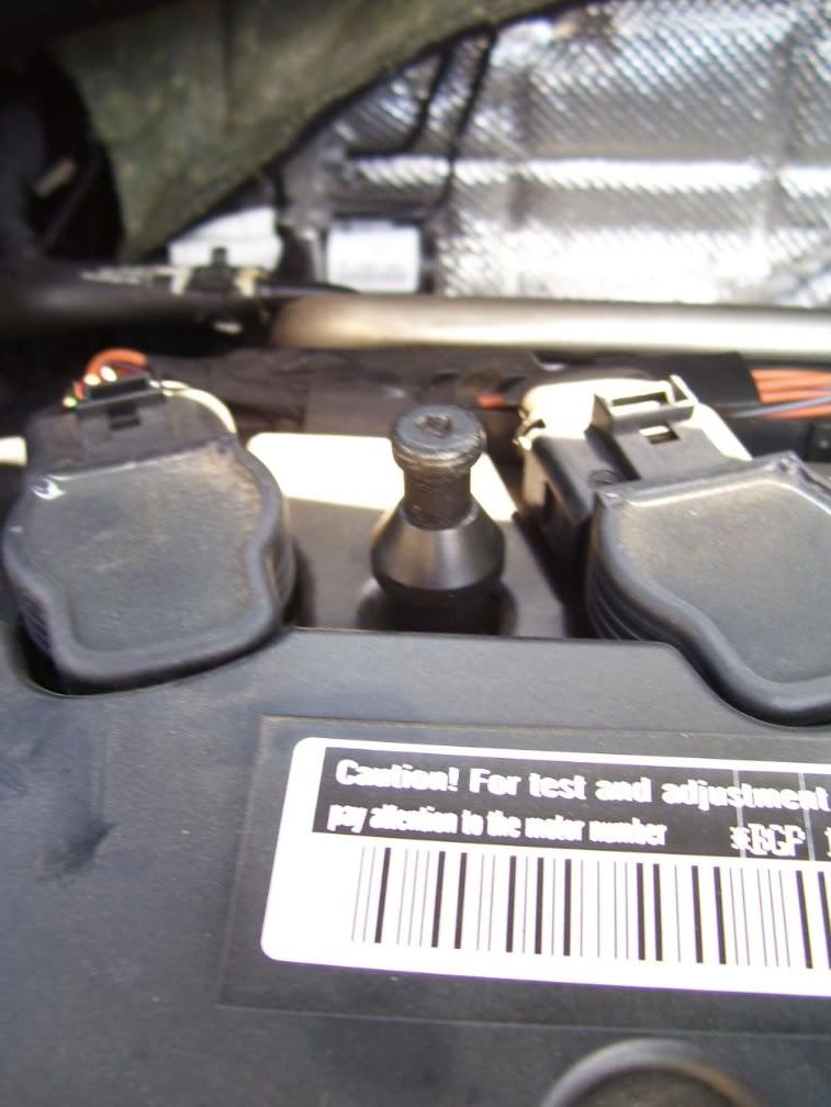 DIY Installing Beetle Engine Cover on a Jetta VW Vortex Volkswagen